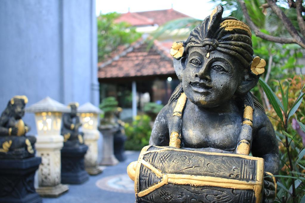 Sari Buana Bed & Breakfast Kuta  Exterior photo