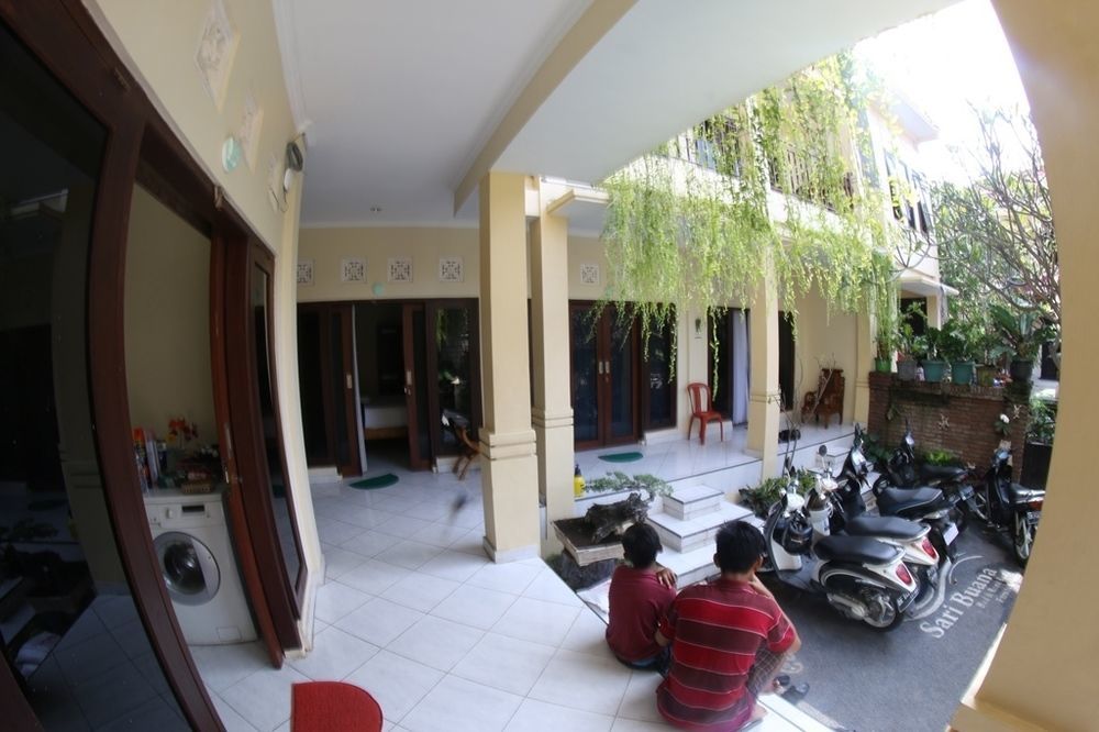 Sari Buana Bed & Breakfast Kuta  Exterior photo
