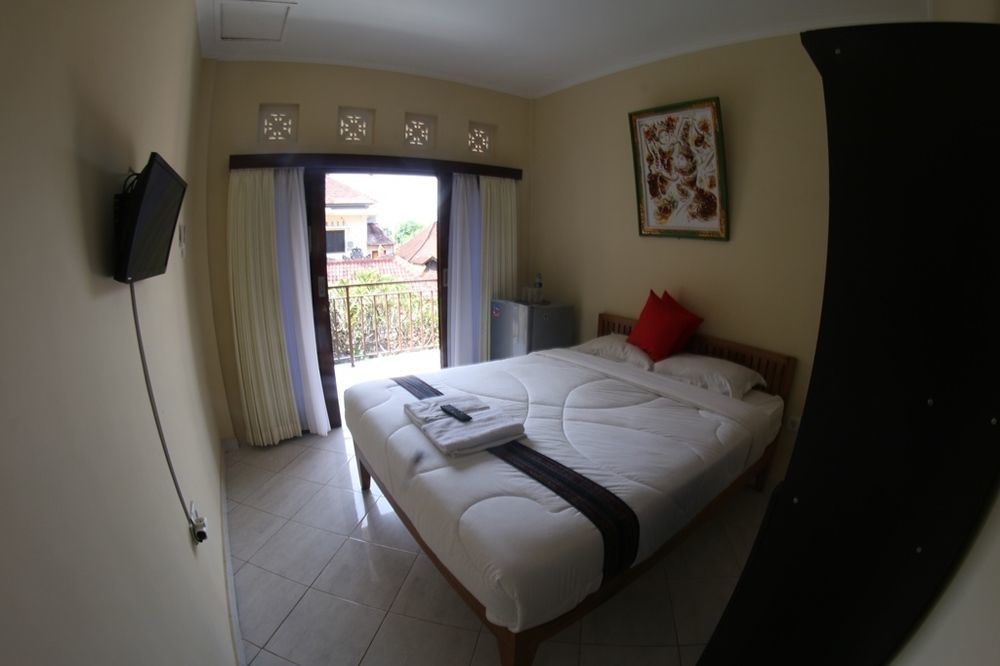 Sari Buana Bed & Breakfast Kuta  Exterior photo