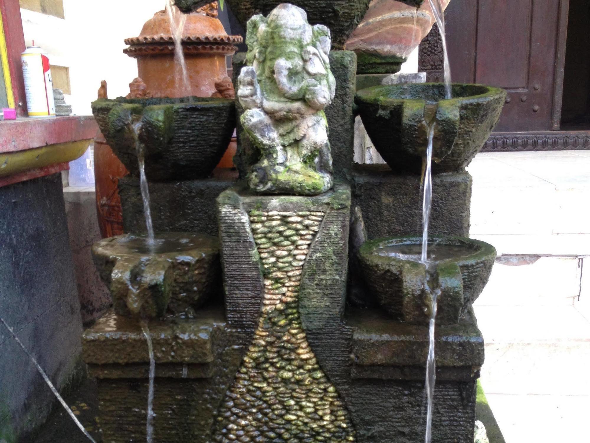 Sari Buana Bed & Breakfast Kuta  Exterior photo