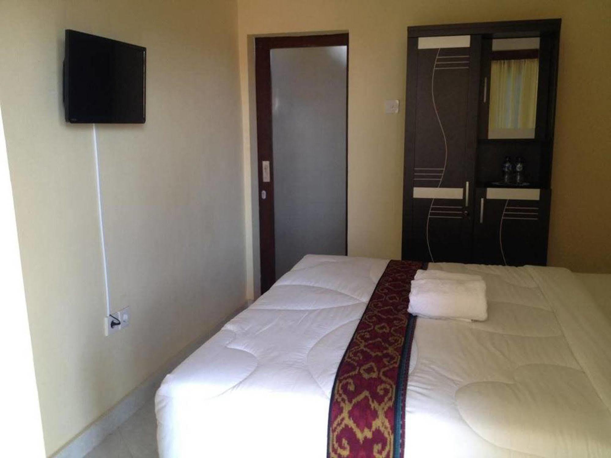 Sari Buana Bed & Breakfast Kuta  Exterior photo